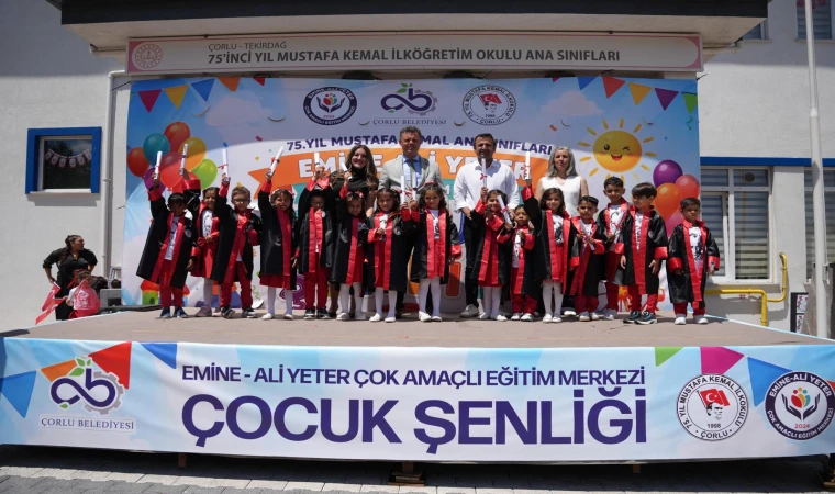 Miniklerin Yıl Sonu Coşkusu