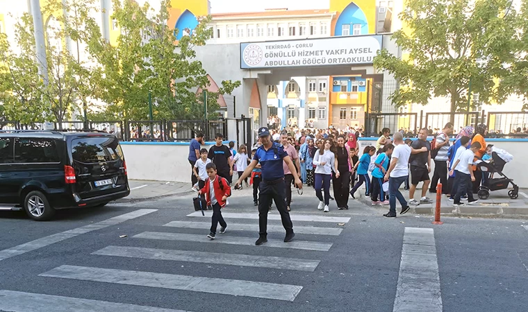 Çorlu Belediyesi Zabıta Ekipleri Okul Çevrelerinde Denetimlerini Arttırıyor