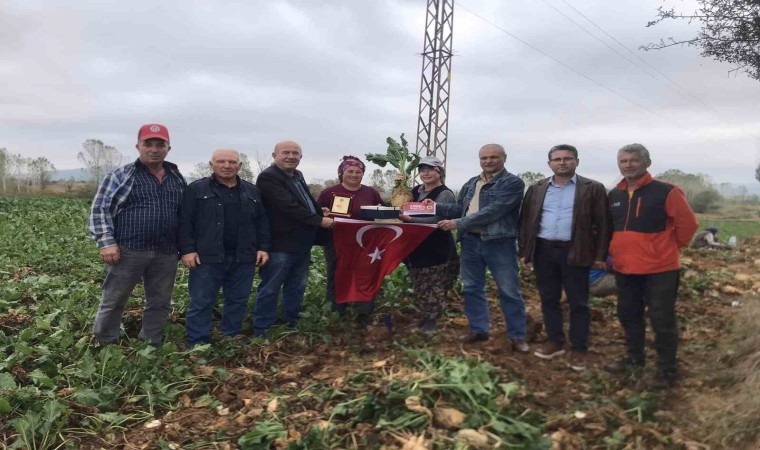 Keşan’da kadın çiftçilere plaket ve hediye çeki