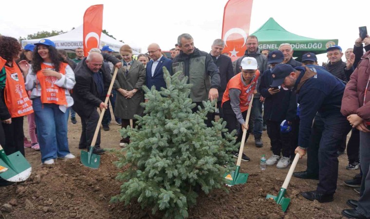 ”Geleceğe Nefes Cumhuriyete Nefes” sloganıyla 100. Yıl Cumhuriyet Ormanı oluşturuldu