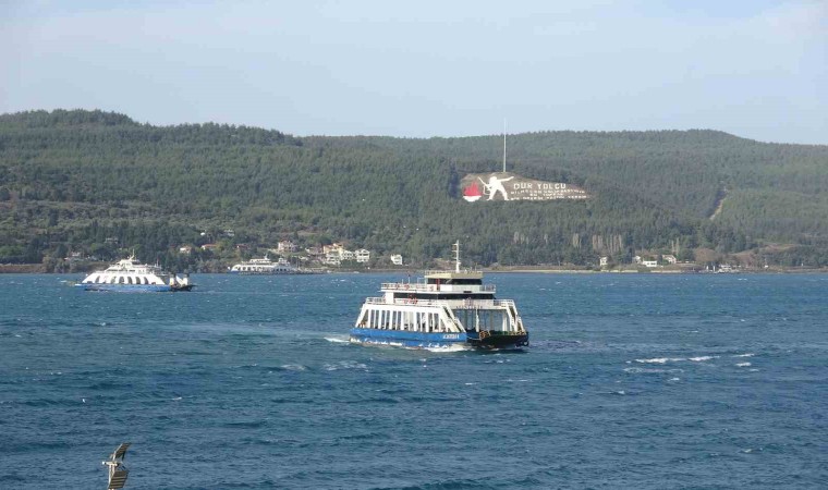 Bozcaada ve Gökçeada’ya 2 gündür sefer yapılamıyor