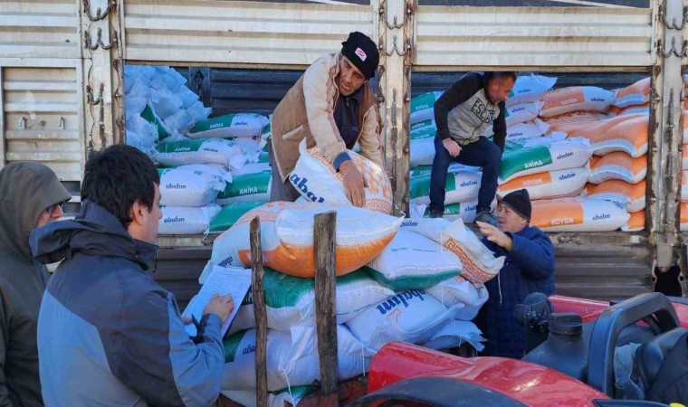 Çanakkale’de orman yangınlarından etkilenen üreticilere yem desteği