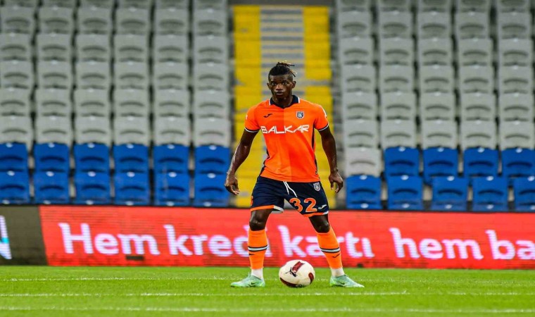 Başakşehir: ”Futbolcumuz Edgar Ie ile karşılıklı anlaşarak yollarımız ayrılmıştır. Edgar Ie’e kariyerinin geri kalan bölümünde başarılar diliyoruz.”