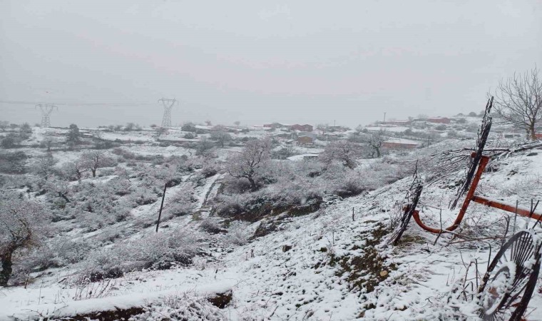 Çanakkale’de kar yağışı etkili oluyor