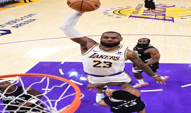 NBA’de Los Angeles derbisinde kazanan Lakers