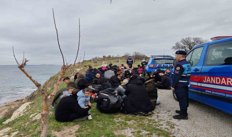 Ezine’de 68 kaçak göçmen ile 1 organizatör yakalandı