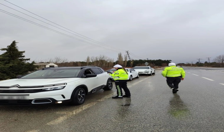 Kırklareli’nde trafik denetimi: 17 araç trafikten men edildi