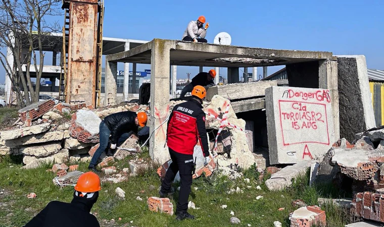 ÇORLU AKE’den Depremde Arama Kurtarma Eğitimi