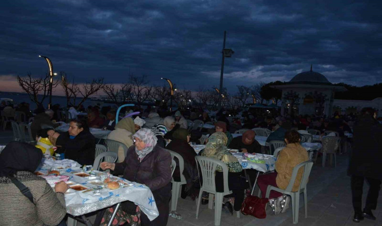 Lapseki’de sokak iftarları ilgi görüyor