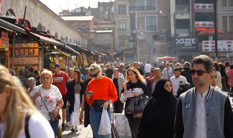 Eminönü’nde bayram öncesi alışveriş yoğunluğu