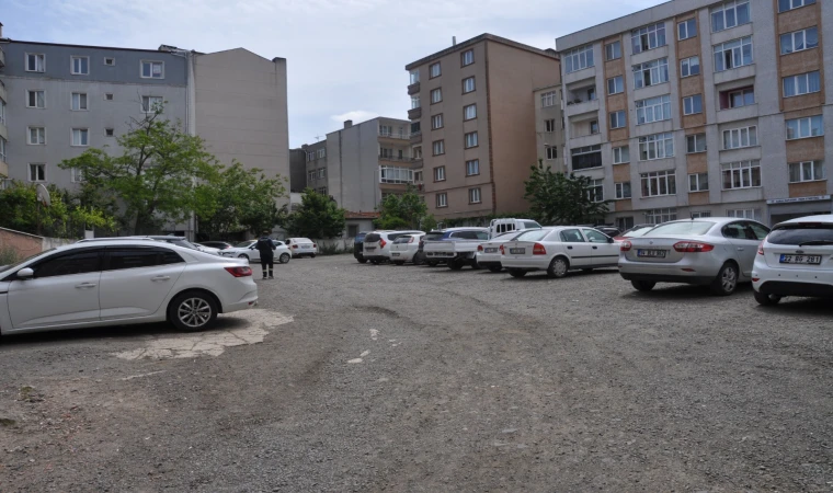 Bakım Yapılmayan Otopark Tepki Çekiyor