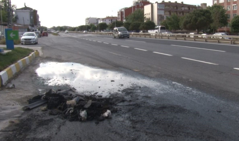 Büyükçekmece’de kaza yapan araç alev alev yandı: 3 yaralı