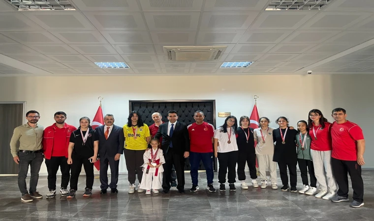 Çorlu'nun Gururu: Başarılı Sporcular, Kaymakam Murat Eren'i Ziyaret Etti