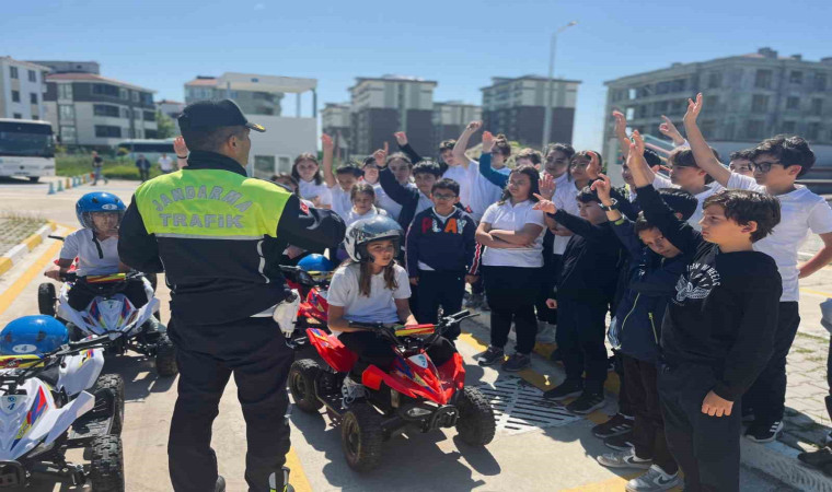 Jandarmadan trafik eğitimi