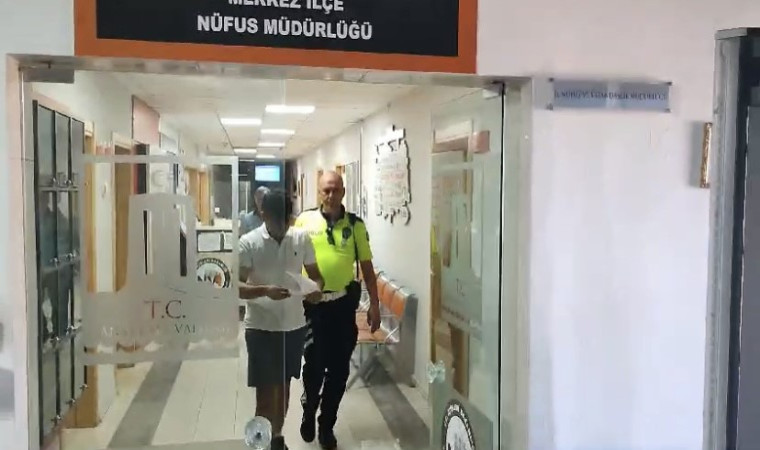 Çanakkale’de sınava geç kalan öğrencileri polis ekipleri yetiştirdi