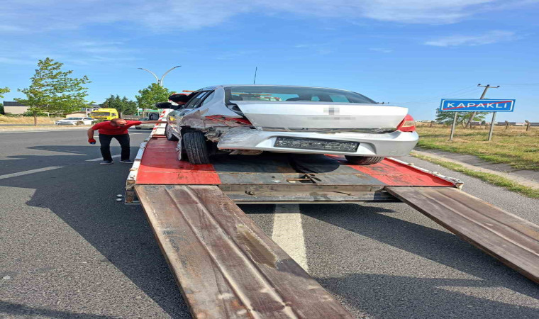 Kapaklı’da 3 otomobilin karıştığı zincirleme kazada 3 kişi yaralandı