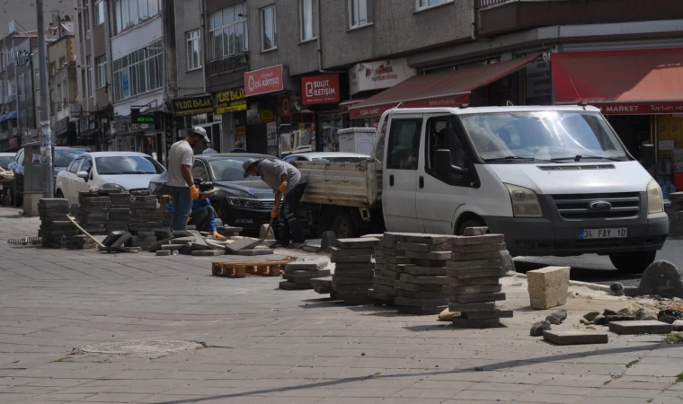 Asfalttan Sonra Kaldırımlarda Yapılıyor