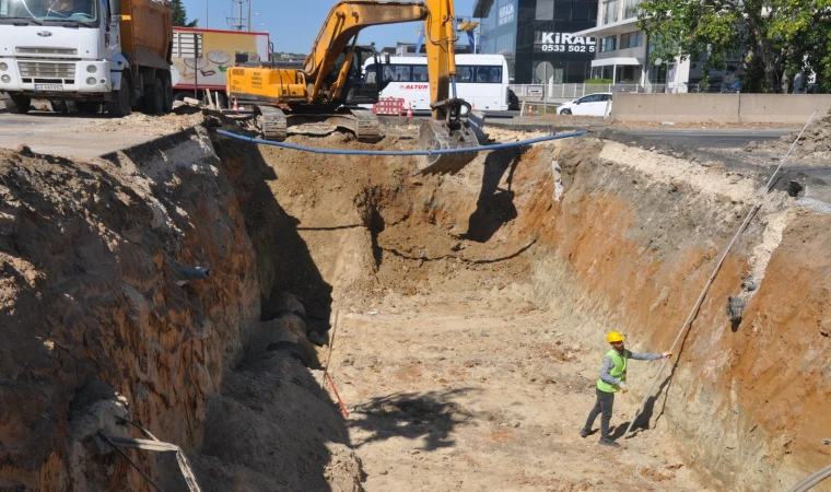 İstanbul Yolu 4 Metre Derinliğinde Kazıldı