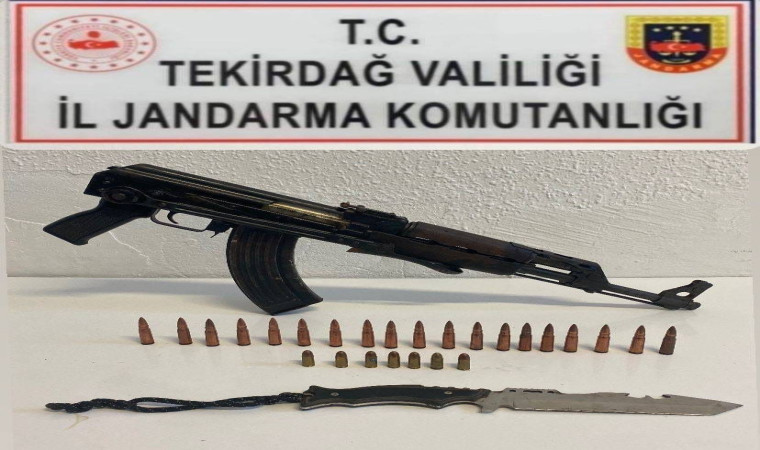 Tekirdağ’da bir evde Kalaşnikof ele geçirildi