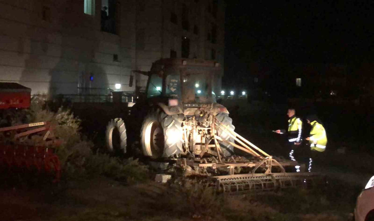 17 araca çarpan traktör sürücüsü polise yakalandı