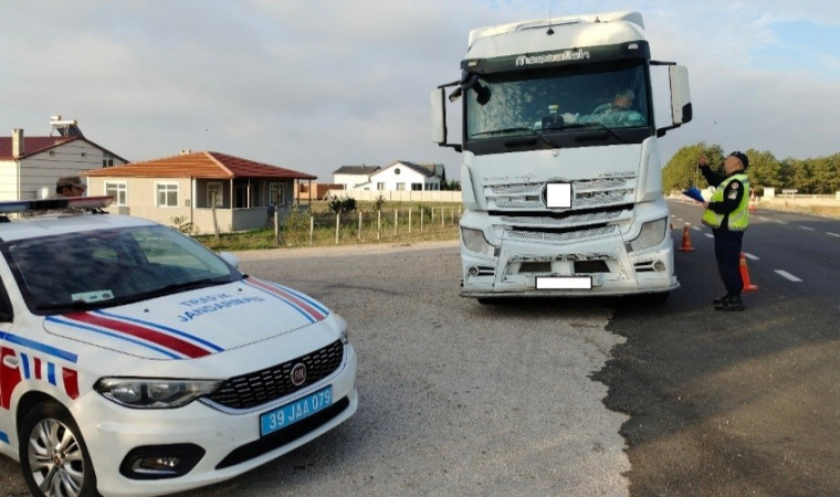 Kırklareli’de ağır tonajlı araçlar denetledi