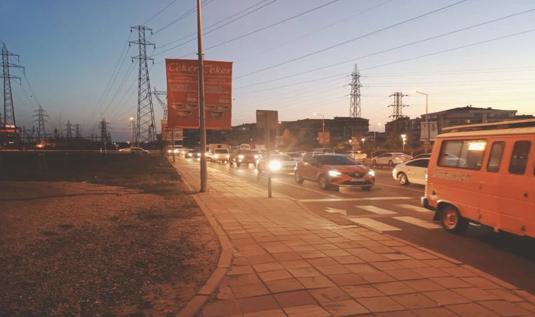 Köprülü Kavşakta Trafik Yoğunluğu