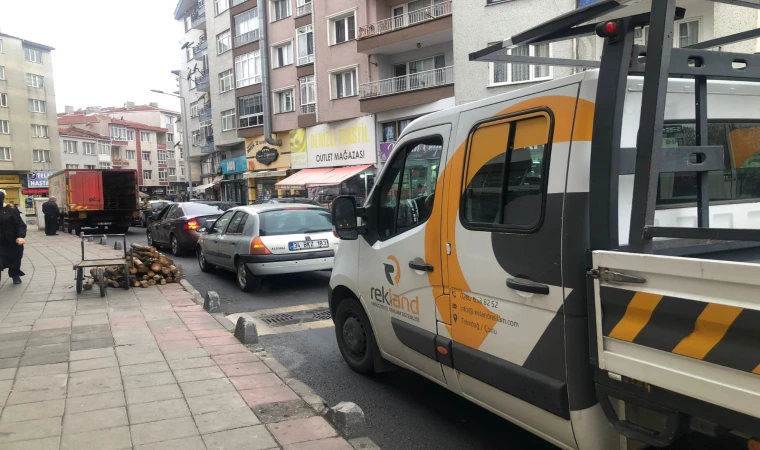 Yine Yük Boşaltma Yine Trafik