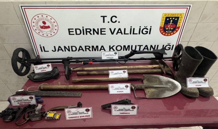 Edirne’de kaçak kazı yapan 2 kişi suçüstü yakalandı