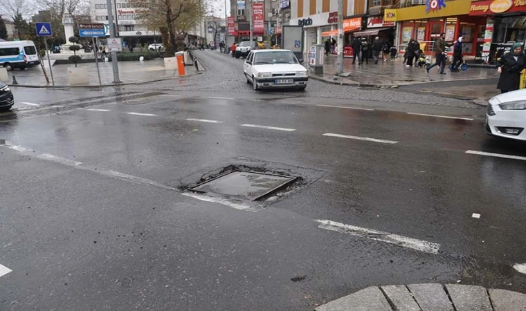 Omurtak Caddesi Hizmet Bekliyor!