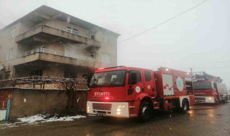 Tekirdağ’da ev yangını