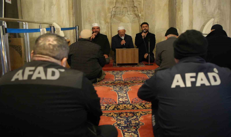 Edirne’de depremde hayatını kaybedenler için mevlit okutuldu