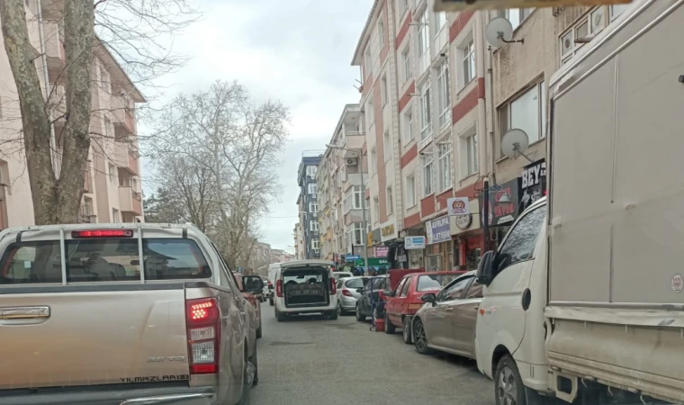 Hatalı Parklanma Trafiği Felç Ediyor