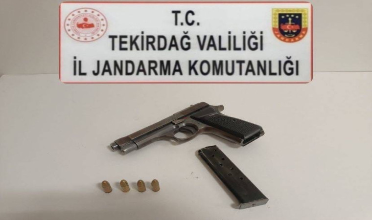 Tekirdağ’da ruhsatsız silah ve uyuşturucu operasyonu