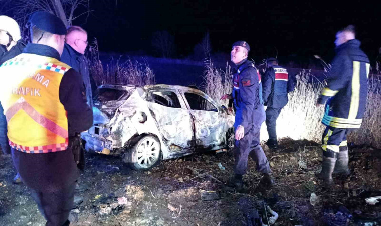 Çanakkale’de iki otomobilin çarpıştığı kazada ölü sayısı 2’ye yükseldi