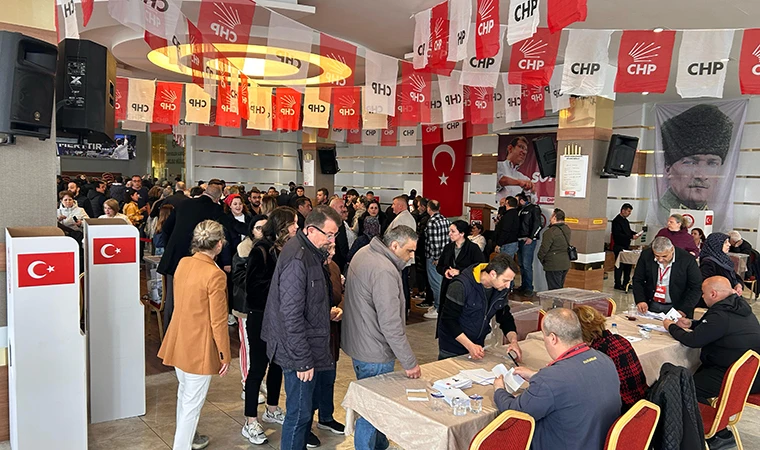 Çorlu'da CHP Cumhurbaşkanını Belirleme Ön Seçimine Yoğun Katılım Devam Ediyor