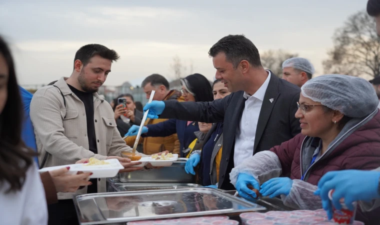 İftar Sofralarına Vatandaşlardan Yoğun İlgi