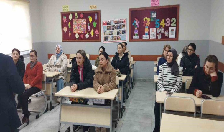 Muratlı’da Ebeveyn Okulu kursu açıldı