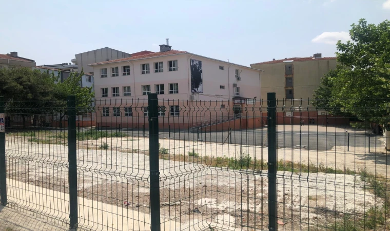 Belediye Bir Yıldır Okul İnşaatına Başlayamadı