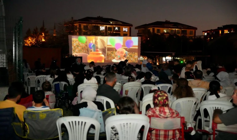 Açık Hava Sinema Günler Devam Ediyor