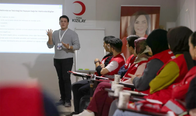 Kızılay Gönüllülerine İşaret Dili Eğitimi