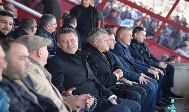 Başkan Sarıkurt’tan Çorluspor 1947’ye Tribün Desteği