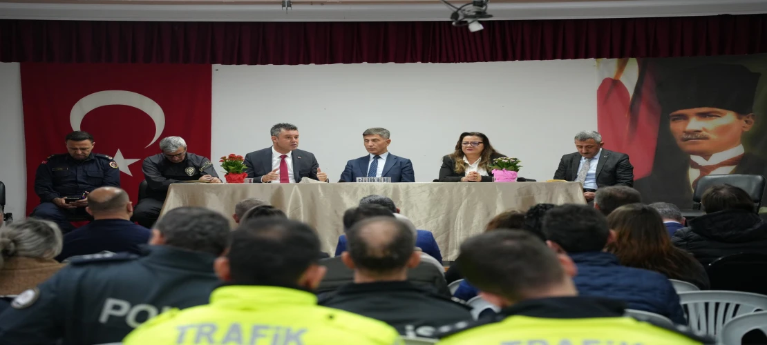 Halk Toplantısı Atatürk İlkokulunda Yapıldı