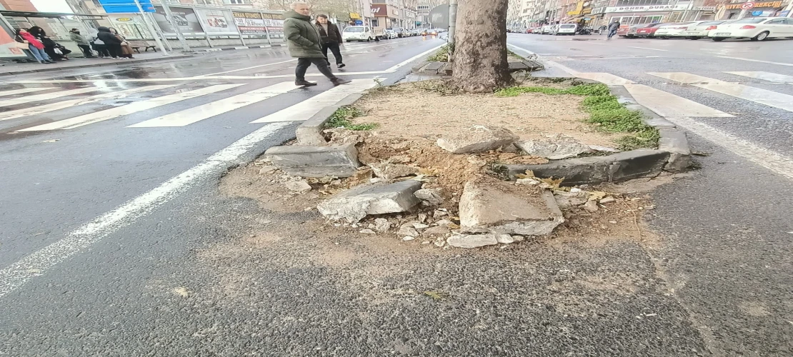 Atatürk Bulvarı’ndaki Refüj Tepki Çekiyor