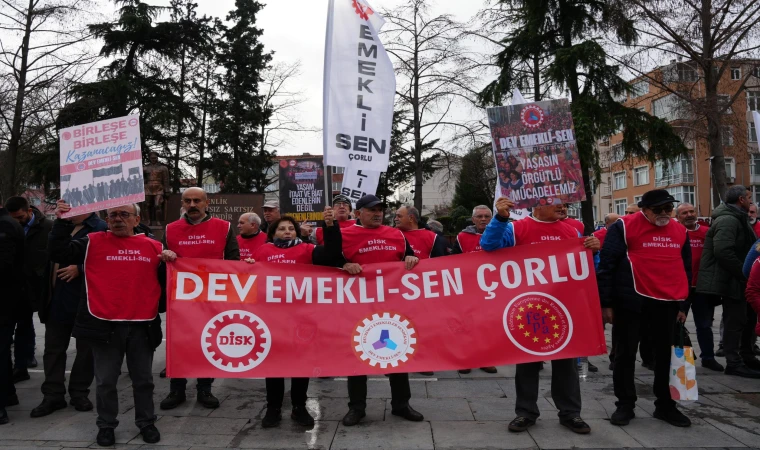 Emekliler Meydanlara Çıktı