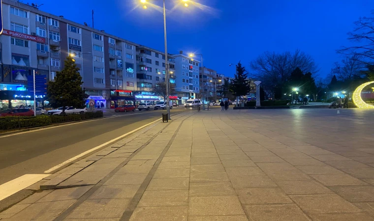 İftar Saati Sokaklar, Meydanlar Bomboş