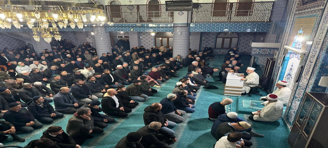 Kandil Nedeniyle Camiler Doldu Taştı