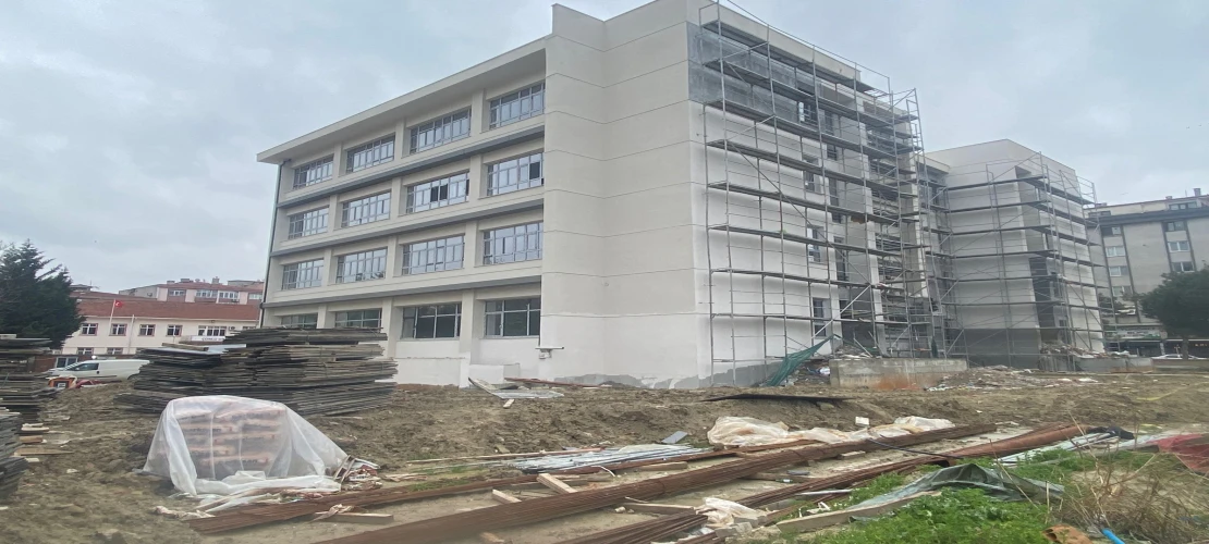 Okulun Dış Cephesi De Kaplanıyor