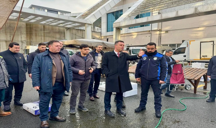 Pazar Yeri Esnafını Ziyaret Etti