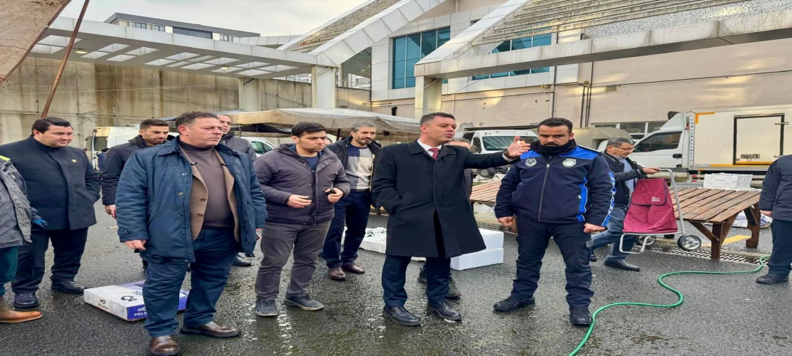 Pazar Yeri Esnafını Ziyaret Etti