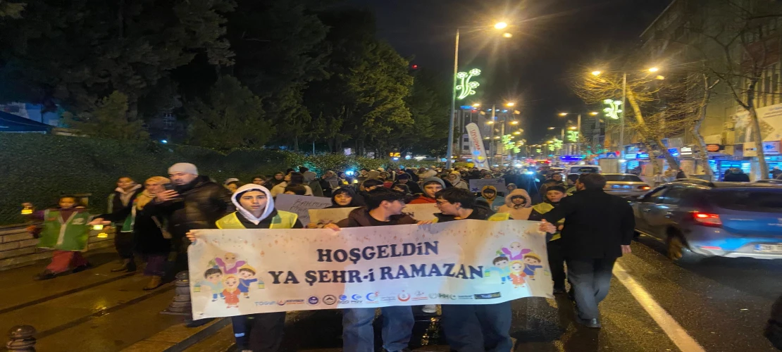 Ramazan Öncesi Fener Alayı Yürüyüşü Düzenlendi